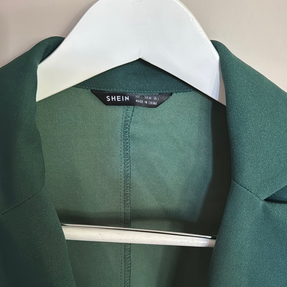 SHEIN Green Blazer with Ruched Sleeves - Picture 2 of 5